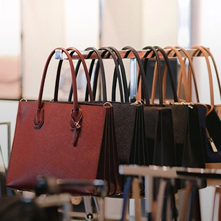 해외유명 전문 편집샵 크롱 병행수입 인기상품 초대전